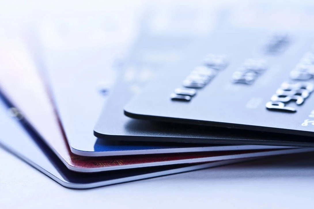 What Is the Difference Between a Credit Card and a Debit Card?
